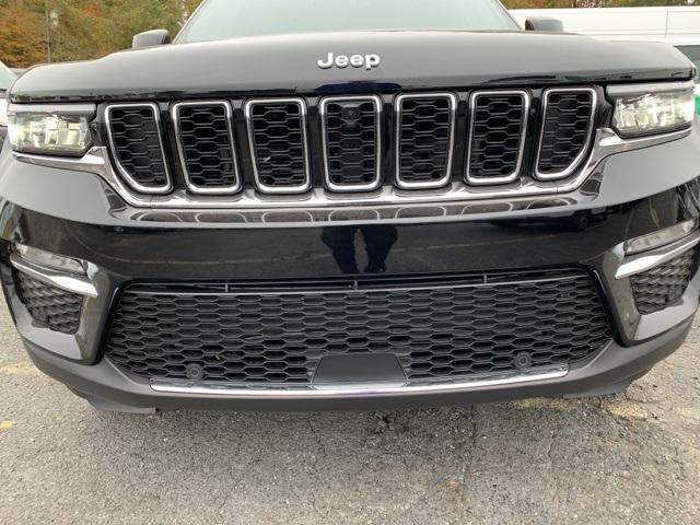 new 2025 Jeep Grand Cherokee car, priced at $48,230