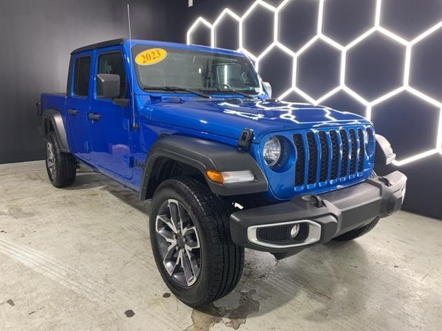 used 2023 Jeep Gladiator car, priced at $30,500