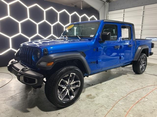 used 2023 Jeep Gladiator car, priced at $30,500