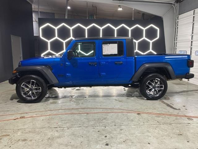 used 2023 Jeep Gladiator car, priced at $30,500