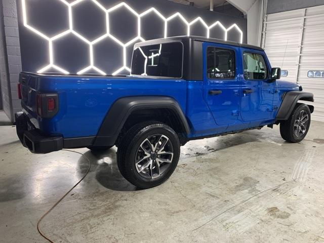 used 2023 Jeep Gladiator car, priced at $30,500