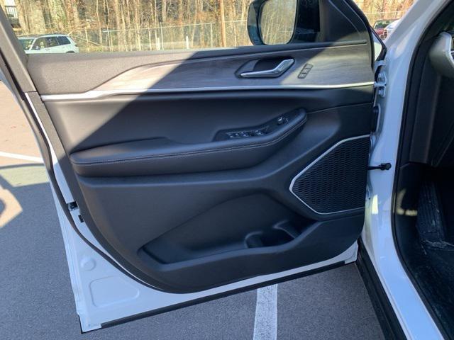 new 2025 Jeep Grand Cherokee car, priced at $48,463