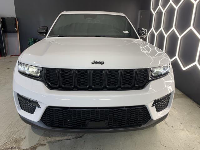 new 2025 Jeep Grand Cherokee car, priced at $48,596