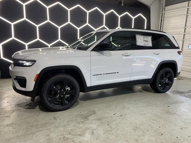 new 2025 Jeep Grand Cherokee car, priced at $48,596