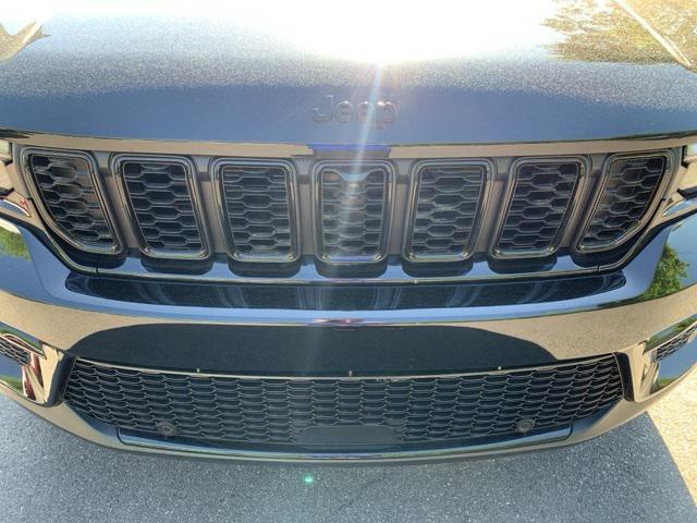 new 2025 Jeep Grand Cherokee car, priced at $49,649