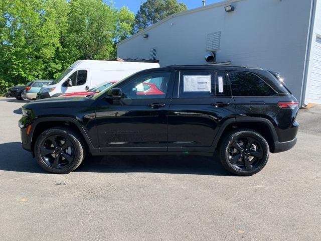 new 2025 Jeep Grand Cherokee car, priced at $49,649