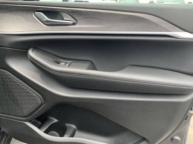 new 2025 Jeep Grand Cherokee car, priced at $42,625