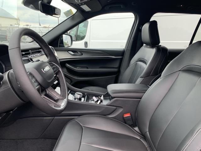 new 2025 Jeep Grand Cherokee car, priced at $42,625