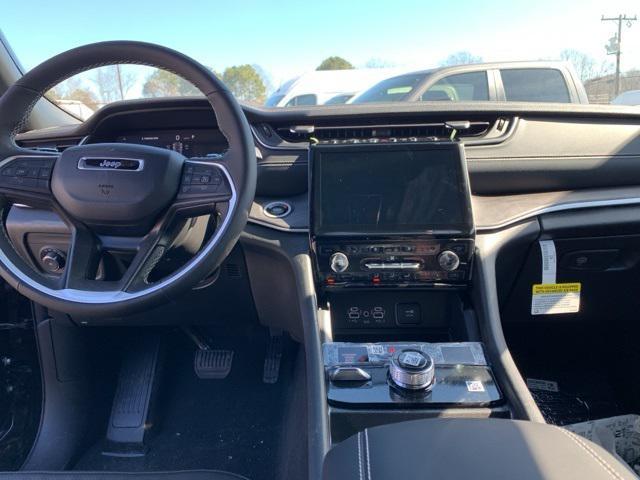 new 2025 Jeep Grand Cherokee car, priced at $49,649