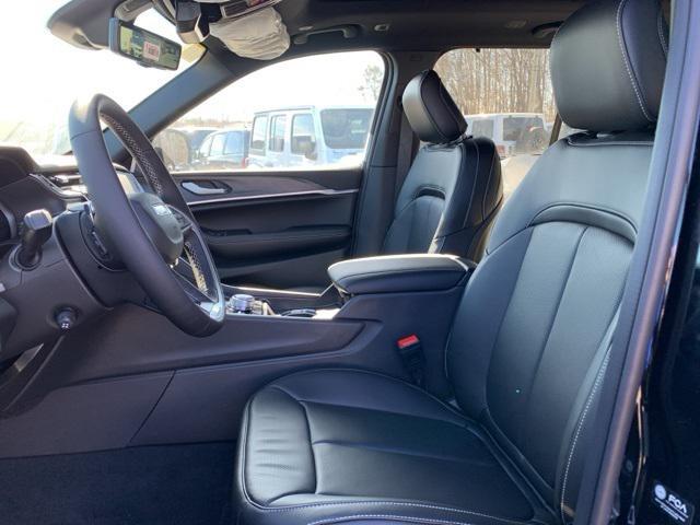 new 2025 Jeep Grand Cherokee car, priced at $49,649