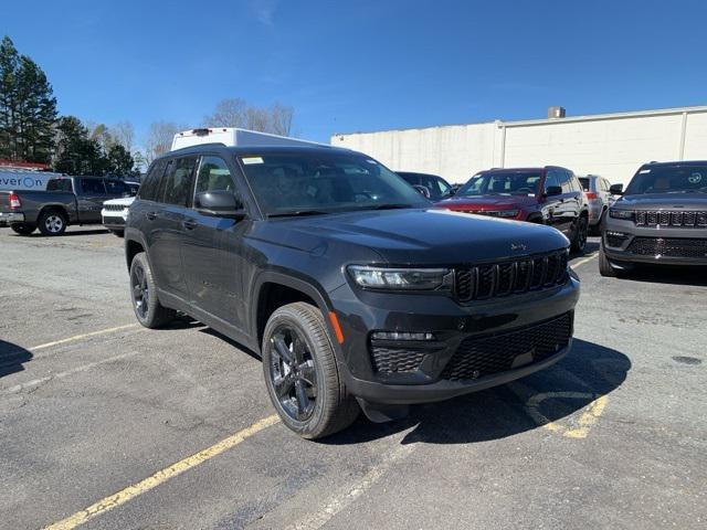 new 2025 Jeep Grand Cherokee car, priced at $49,649