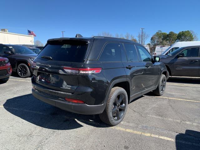 new 2025 Jeep Grand Cherokee car, priced at $49,649