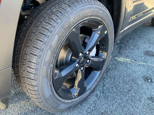 new 2025 Jeep Grand Cherokee car, priced at $49,649