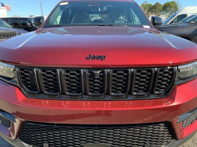 new 2025 Jeep Grand Cherokee car, priced at $49,649