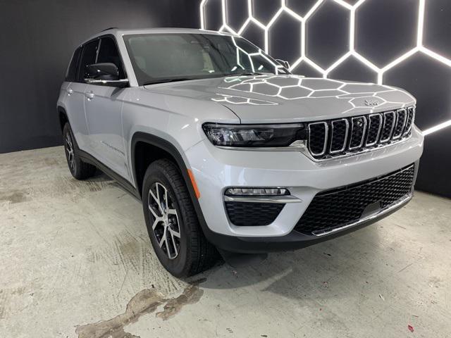 new 2025 Jeep Grand Cherokee car, priced at $43,896