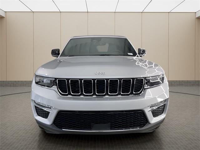 new 2025 Jeep Grand Cherokee car, priced at $40,760