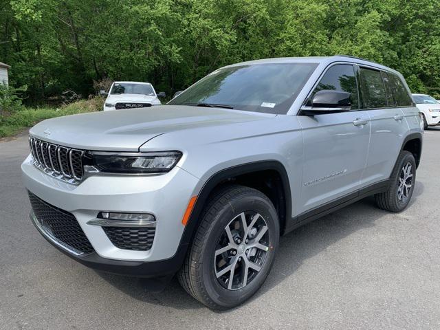 new 2025 Jeep Grand Cherokee car, priced at $44,888