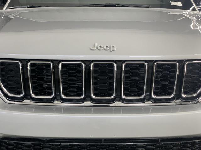 new 2025 Jeep Grand Cherokee car, priced at $40,760