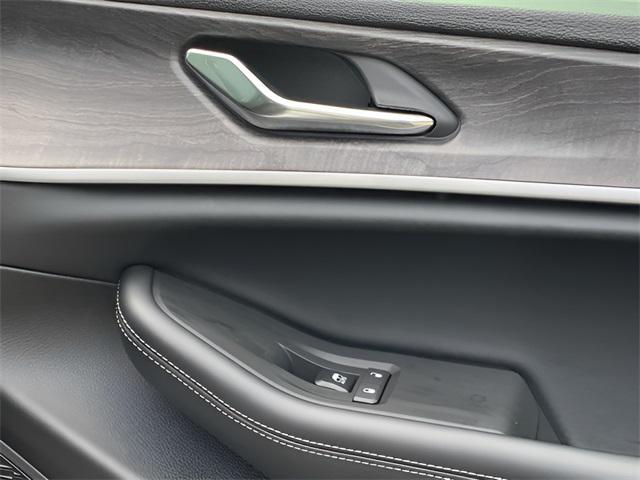 new 2025 Jeep Grand Cherokee car, priced at $40,760