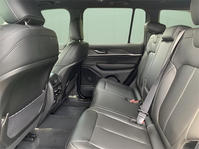 new 2025 Jeep Grand Cherokee car, priced at $40,760