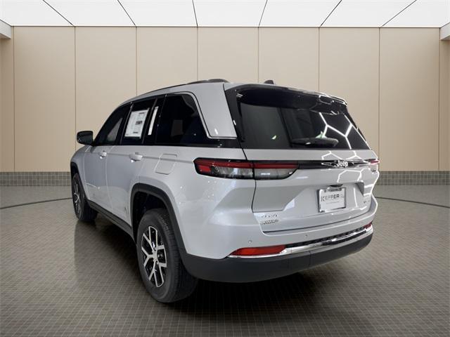 new 2025 Jeep Grand Cherokee car, priced at $40,760