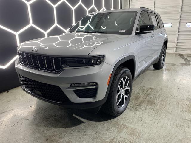new 2025 Jeep Grand Cherokee car, priced at $43,896