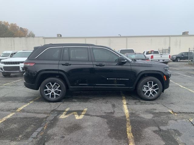 new 2025 Jeep Grand Cherokee car, priced at $45,235