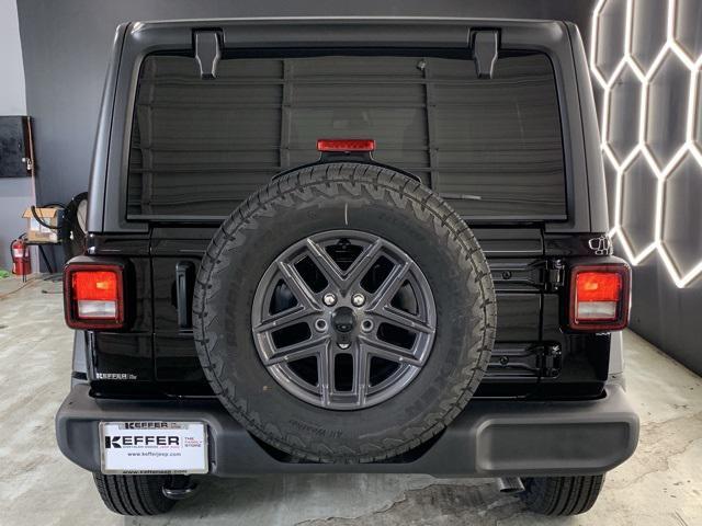 new 2025 Jeep Wrangler car, priced at $43,139
