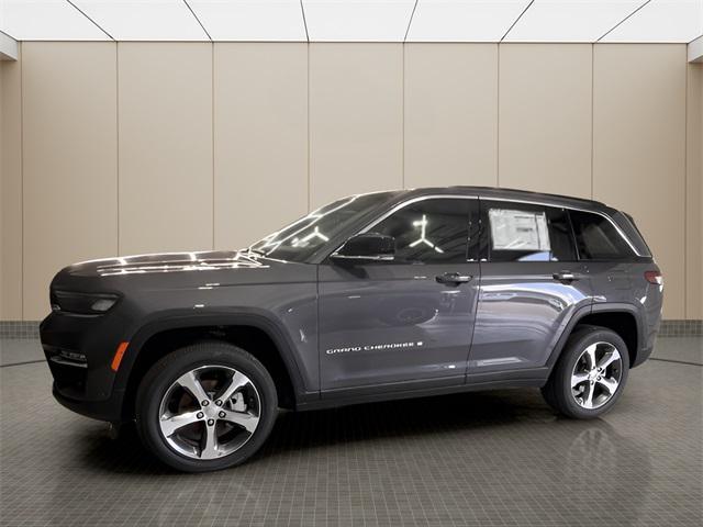 new 2025 Jeep Grand Cherokee car, priced at $45,305