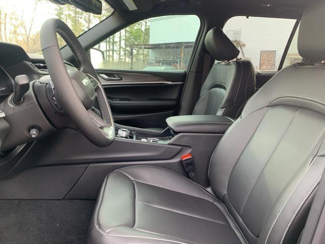 new 2025 Jeep Grand Cherokee car, priced at $50,734