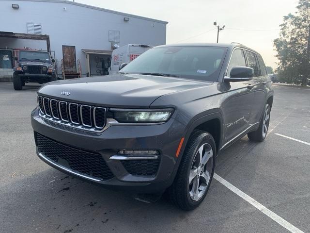 new 2025 Jeep Grand Cherokee car, priced at $48,734