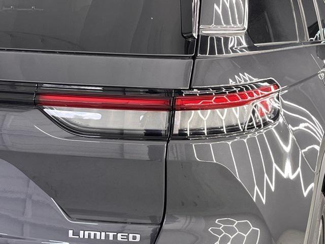 new 2025 Jeep Grand Cherokee car, priced at $45,305