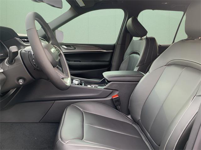 new 2025 Jeep Grand Cherokee car, priced at $45,305