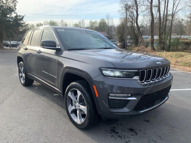 new 2025 Jeep Grand Cherokee car, priced at $50,734