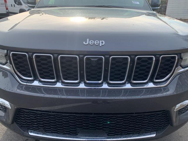 new 2025 Jeep Grand Cherokee car, priced at $50,734