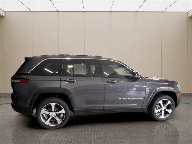 new 2025 Jeep Grand Cherokee car, priced at $45,305