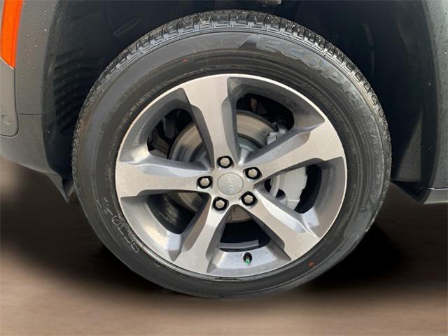 new 2025 Jeep Grand Cherokee car, priced at $47,929