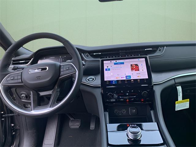 new 2025 Jeep Grand Cherokee car, priced at $45,305