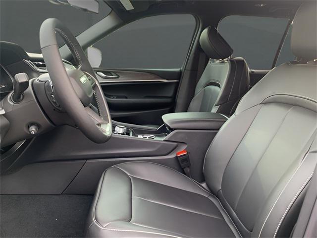 new 2025 Jeep Grand Cherokee car, priced at $47,929