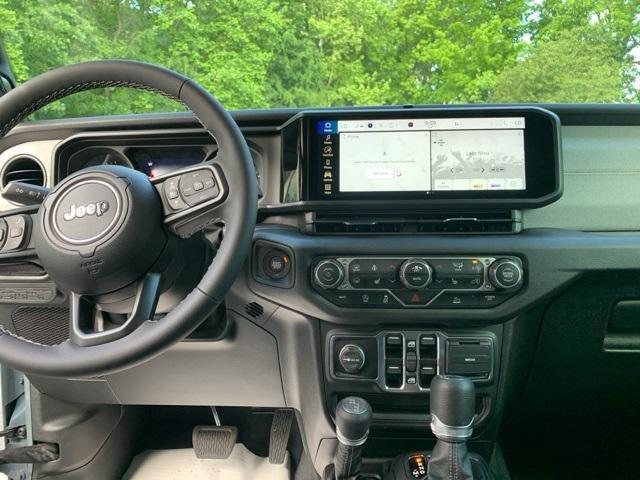 new 2025 Jeep Wrangler car, priced at $42,254
