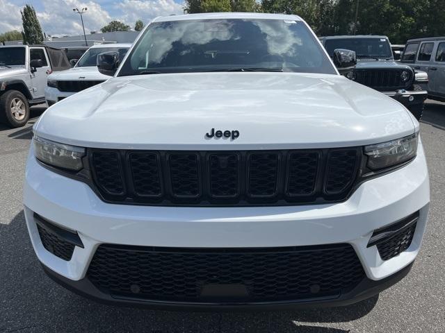 new 2025 Jeep Grand Cherokee car, priced at $52,135