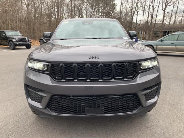 new 2025 Jeep Grand Cherokee car, priced at $42,526
