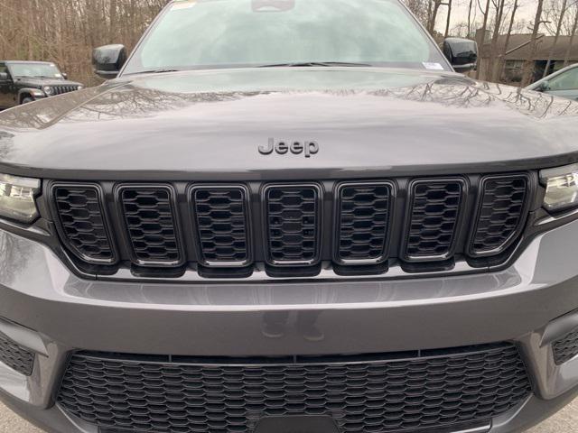 new 2025 Jeep Grand Cherokee car, priced at $42,526