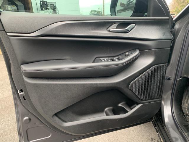 new 2025 Jeep Grand Cherokee car, priced at $42,526