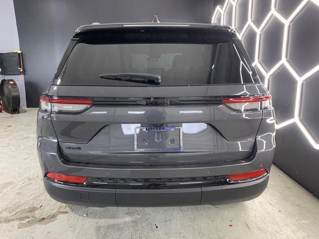 new 2025 Jeep Grand Cherokee car, priced at $41,755