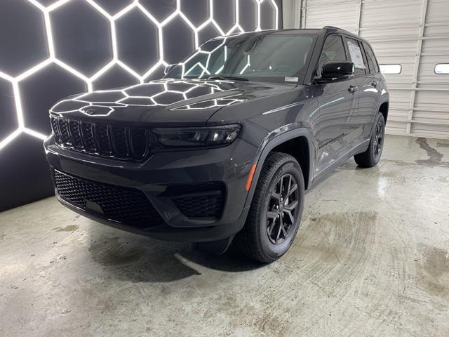 new 2025 Jeep Grand Cherokee car, priced at $41,755