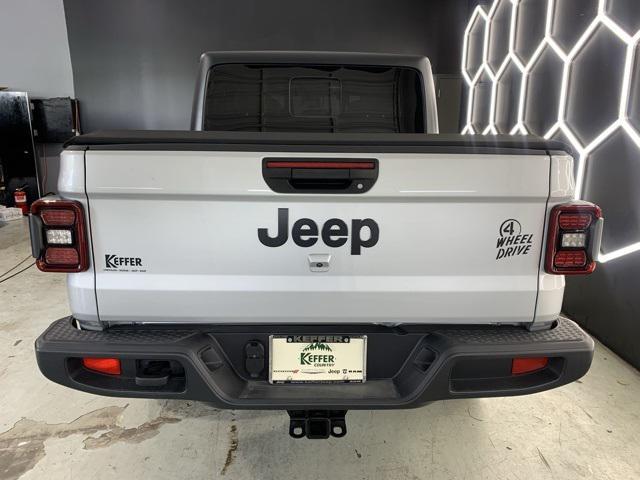 new 2024 Jeep Gladiator car, priced at $48,275