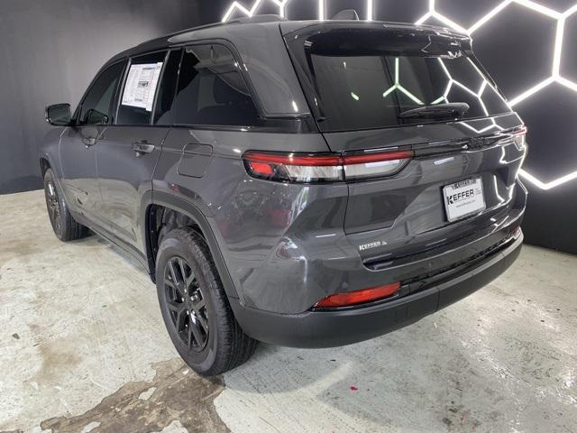 new 2025 Jeep Grand Cherokee car, priced at $39,825