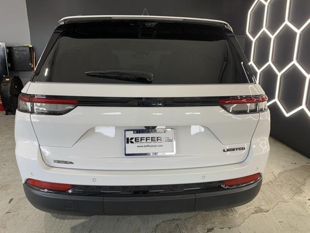 new 2025 Jeep Grand Cherokee car, priced at $45,246