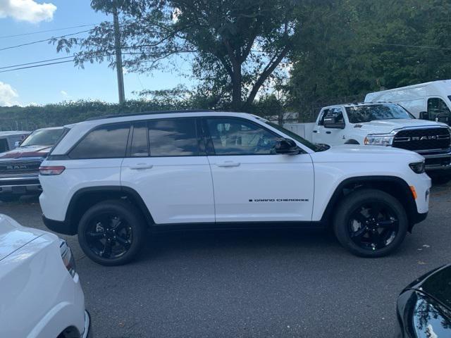 new 2025 Jeep Grand Cherokee car, priced at $46,289